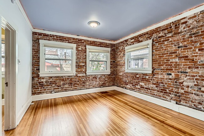 Building Photo - Charming Brick Bungalow in Prime Location ...