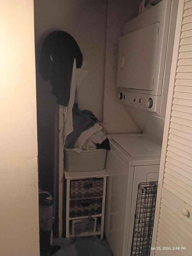 Building Photo - 1453 W Huron St