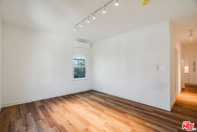 Building Photo - 151 N Swall Dr