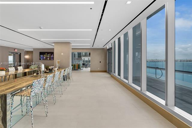 Building Photo - 17201 Collins Ave