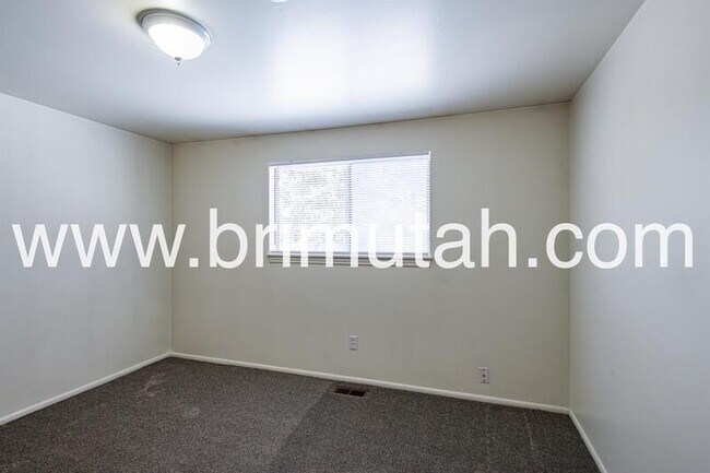 Building Photo - 775 E Johnsonway Dr