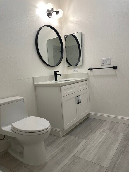 Secondary bath - 1 Crescent Way