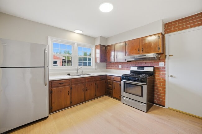 Building Photo - 1210 Pansy St