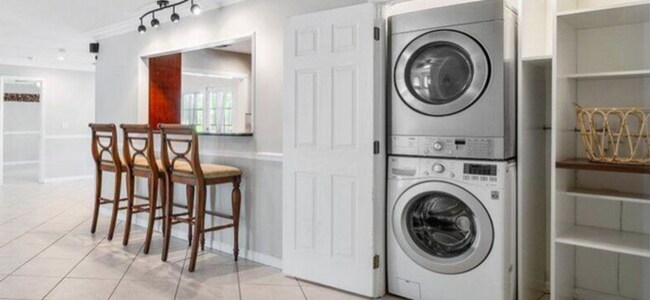 Building Photo - 6816 Osborne Dr