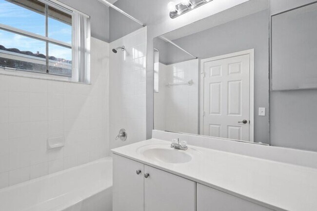 Building Photo - 4822 Chancellor Dr