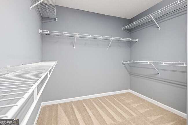 Building Photo - 5955 Raventree Ct