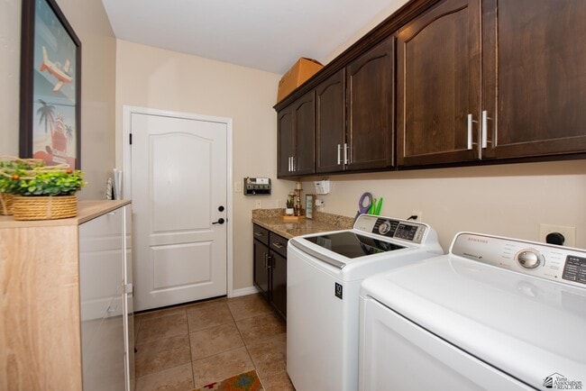 Building Photo - 3627 S Tillman Way
