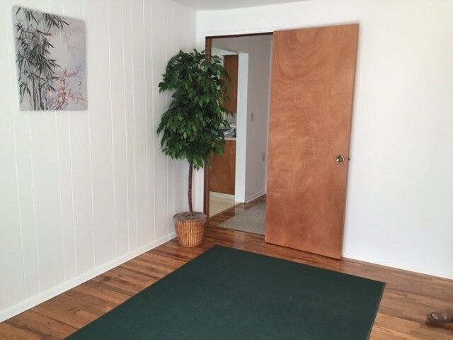 Building Photo - Greenwood Duplex