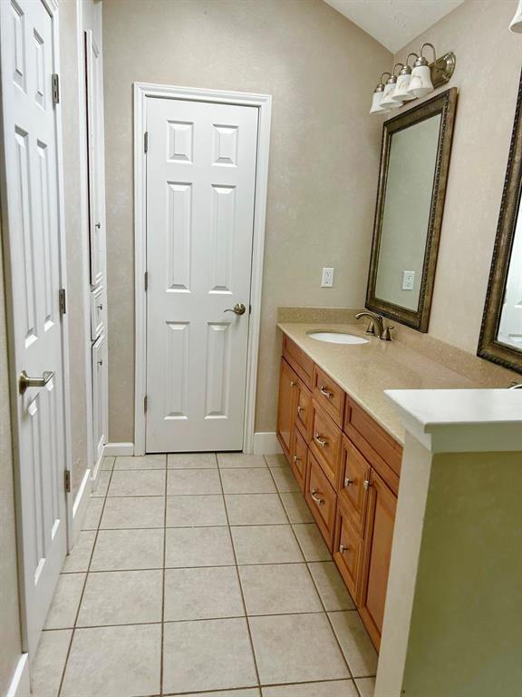 Building Photo - 22706 Garden Canyon Dr