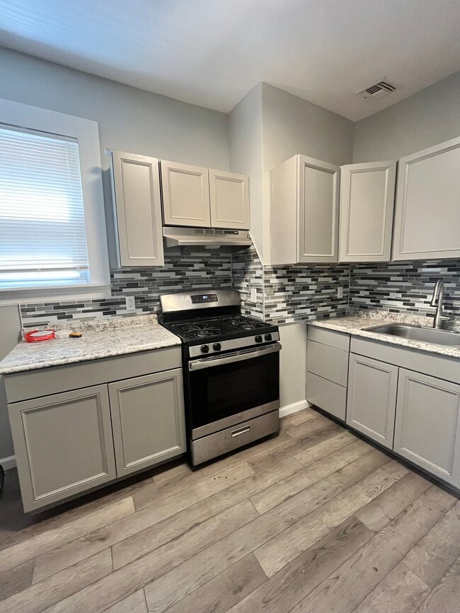 Unit 2 - 144 Bidwell Ave