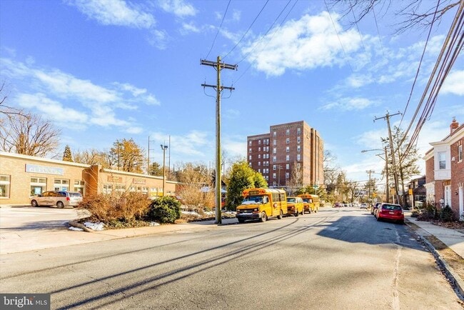 Building Photo - 367 W Hortter St