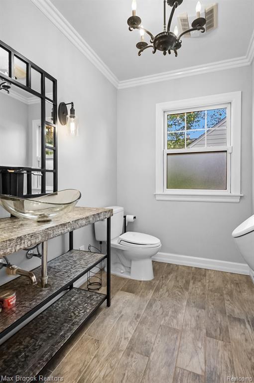 Building Photo - 2120 Buckingham Ave