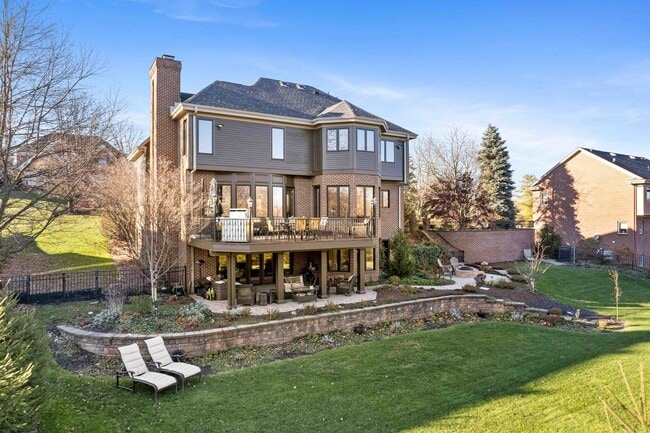 Building Photo - Fully-Furnished Luxurious Home in Nevillewood