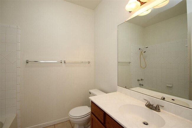 Building Photo - 2817 Southampton Way