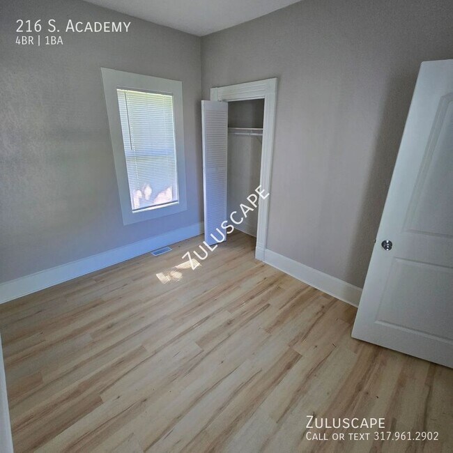 Building Photo - HALF OFF FIRST MONTH RENT....216 S. Academ...