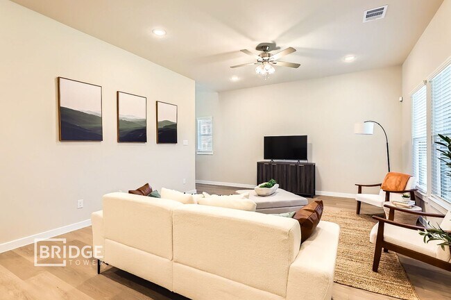 Building Photo - 1005 Jacquelyne Dr