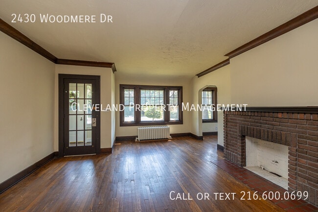 Building Photo - 2430 Woodmere Dr