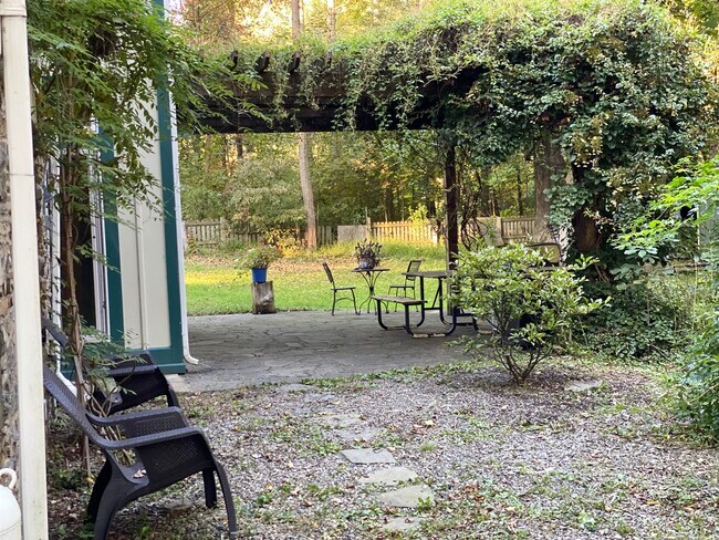 Building Photo - 12 Milham Rd