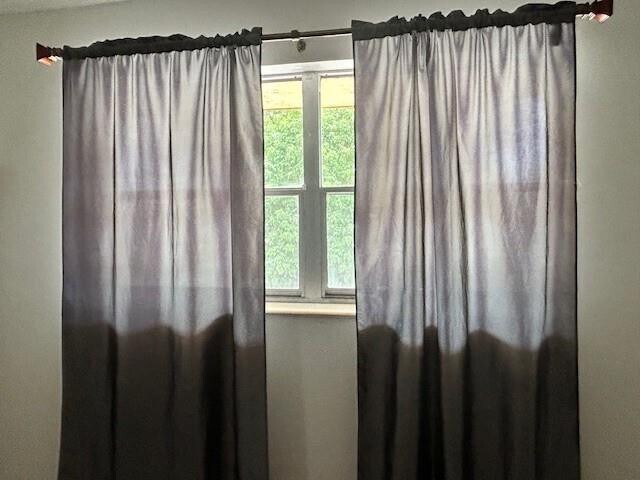 Building Photo - 850 E Commercial Blvd