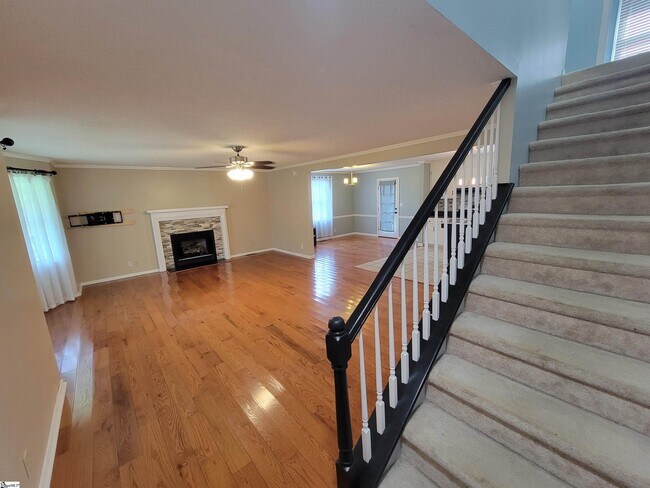 Building Photo - 503 Hillandale Rd