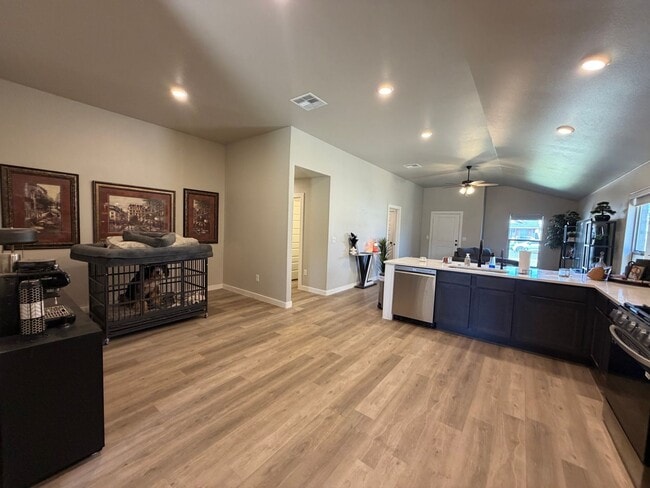 Building Photo - 3/2/2 in Frenship ISD in upland crossing!