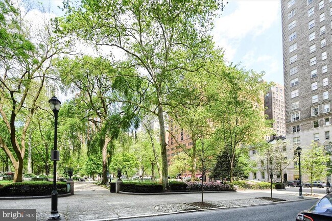 Building Photo - 1810 Rittenhouse Square