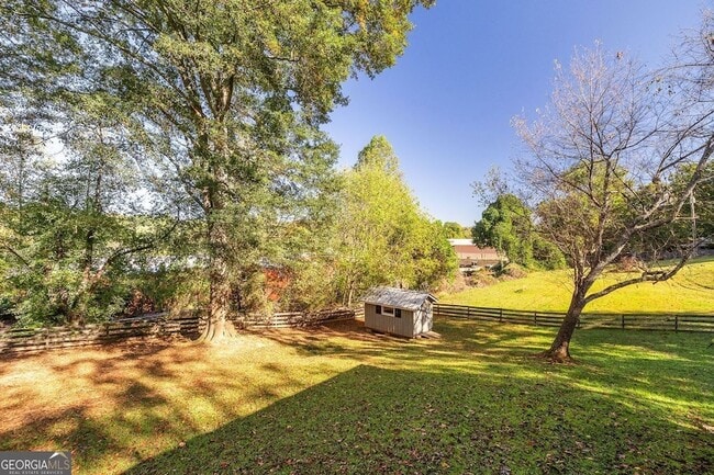 Building Photo - 255 Lowry St