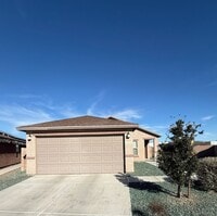 Building Photo - 3 Bed | 2 Bath | 1,456 Sq Ft | 2-Car Garage