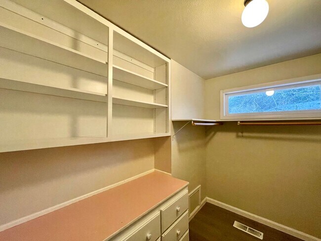 Building Photo - Great Home for rent