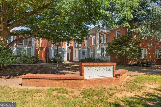 Building Photo - 878 Briarcliff Rd NE