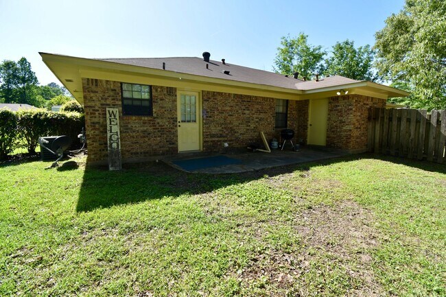 Building Photo - 2 Bedroom, 2 Bath Unit in Ruston