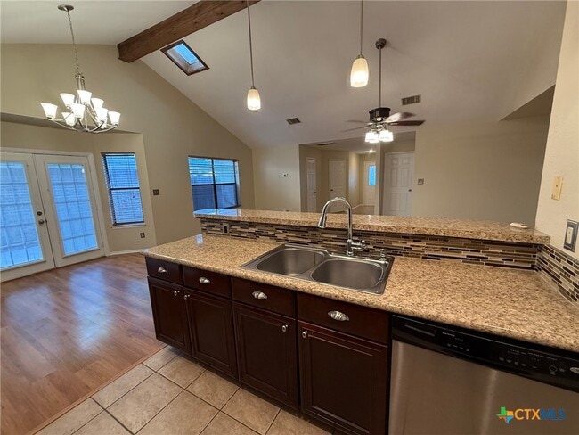 Building Photo - 758 Briarbend Dr