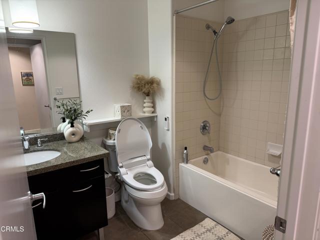 Building Photo - 250 N 1st St