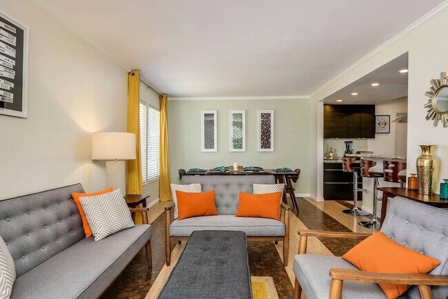 Building Photo - Family-Friendly Oasis in North Palm Springs