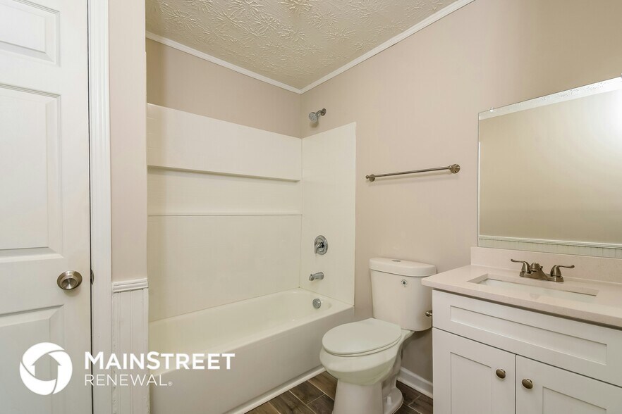 Building Photo - 3715 Meadowview Dr