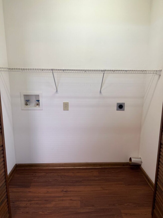 Building Photo - 120 Double Eagle Dr