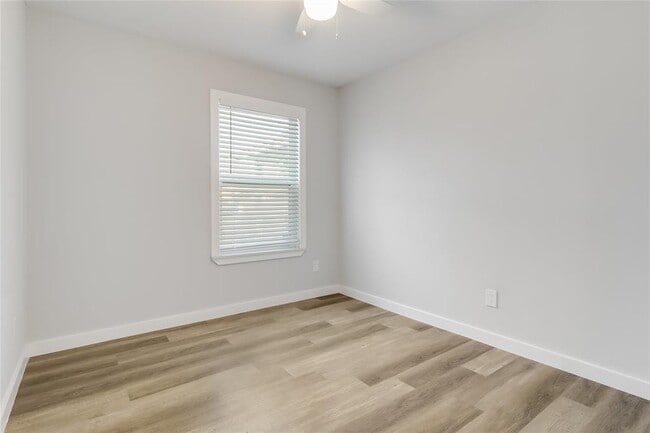 Building Photo - 4909 Hawk Cove