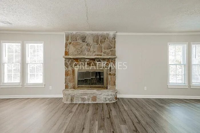 Building Photo - 6 Hitching Post Ct