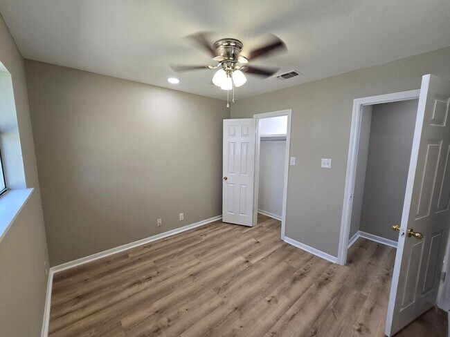 Building Photo - Charming Newly Remodeled Rental Home in a Quiet Neighborhood