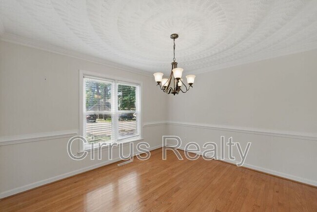 Building Photo - 156 Circle Ct