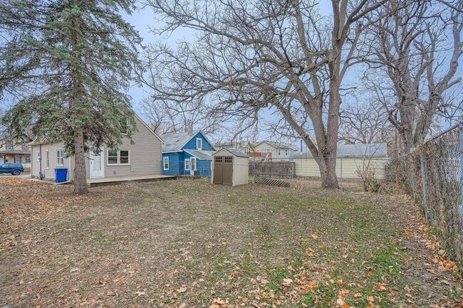 Building Photo - 475 Lawson Ave W