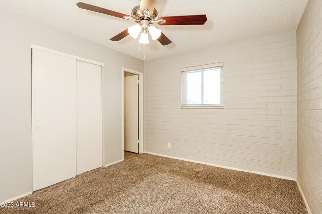 Building Photo - 3251 E Hillery Dr