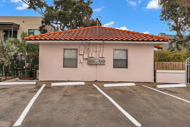 Building Photo - 17 S Ocean Blvd
