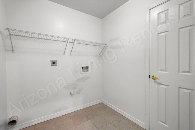 Building Photo - PERFECT CUL-DE-SAC HOME