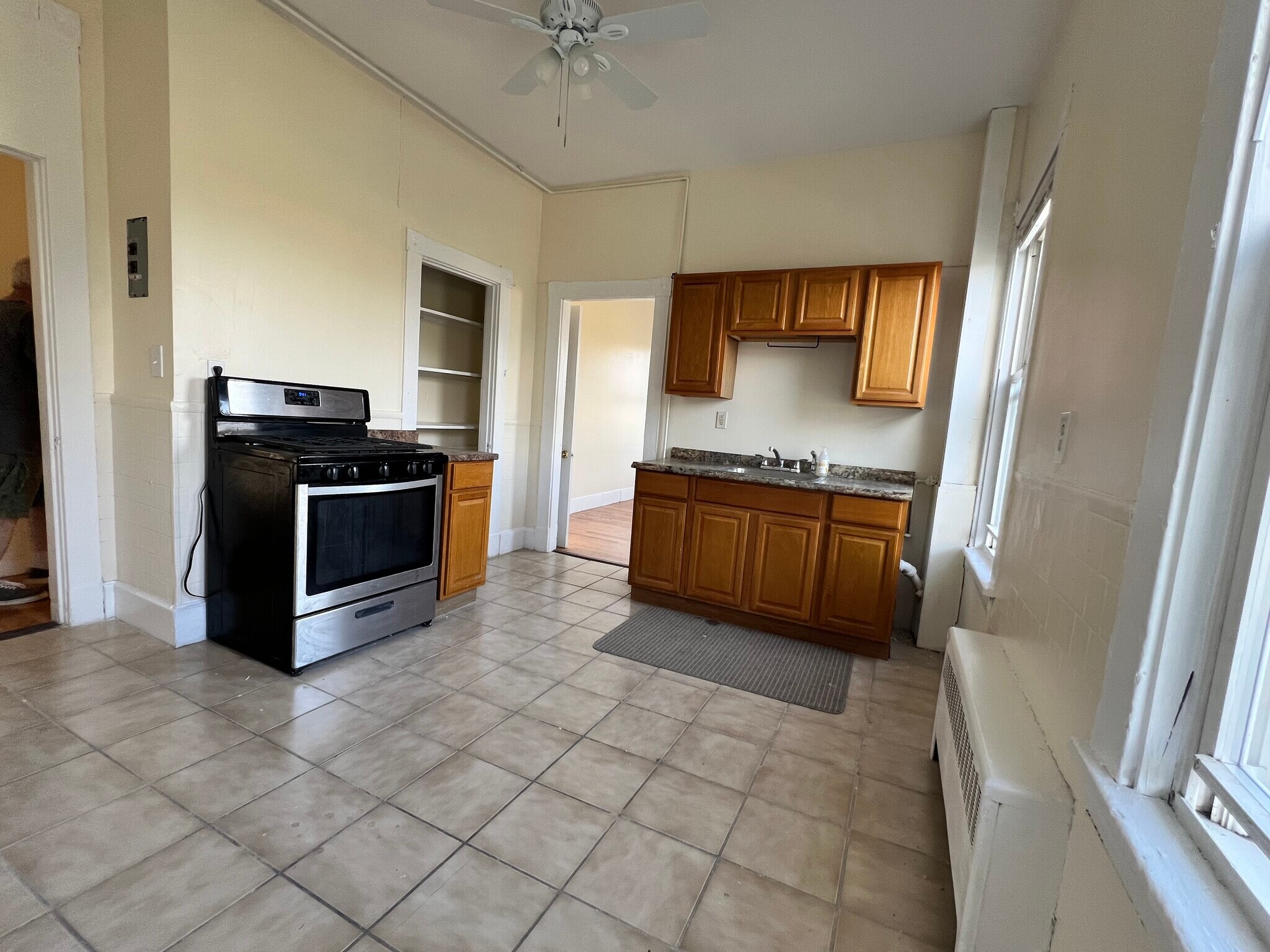 Kitchen - 270 Norfolk St