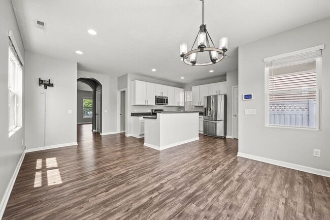 Building Photo - 5632 Lantos Rd