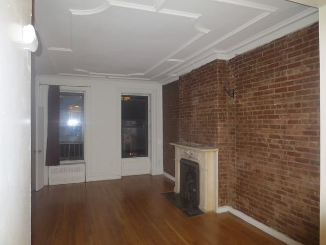 Primary Photo - 328 E 55th St