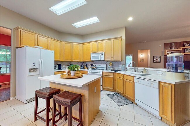 Building Photo - 127 S Abram Cir