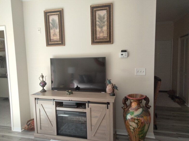 Building Photo - 520 Florida Club Blvd