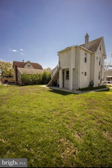 Building Photo - 328 Ridley Ave